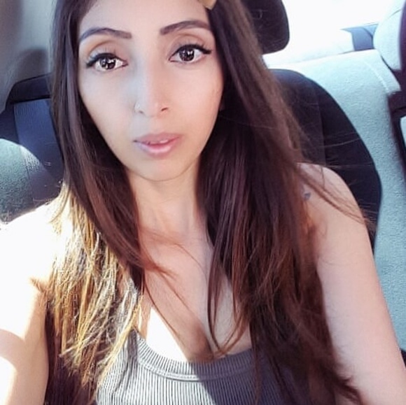 Meet your Posher, Joanna - Picture 1 of 1